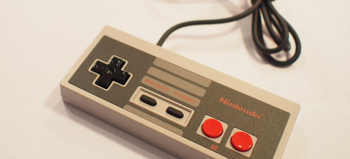 ¿Por qué el cable del control del NES Classic Edition es tan corto?