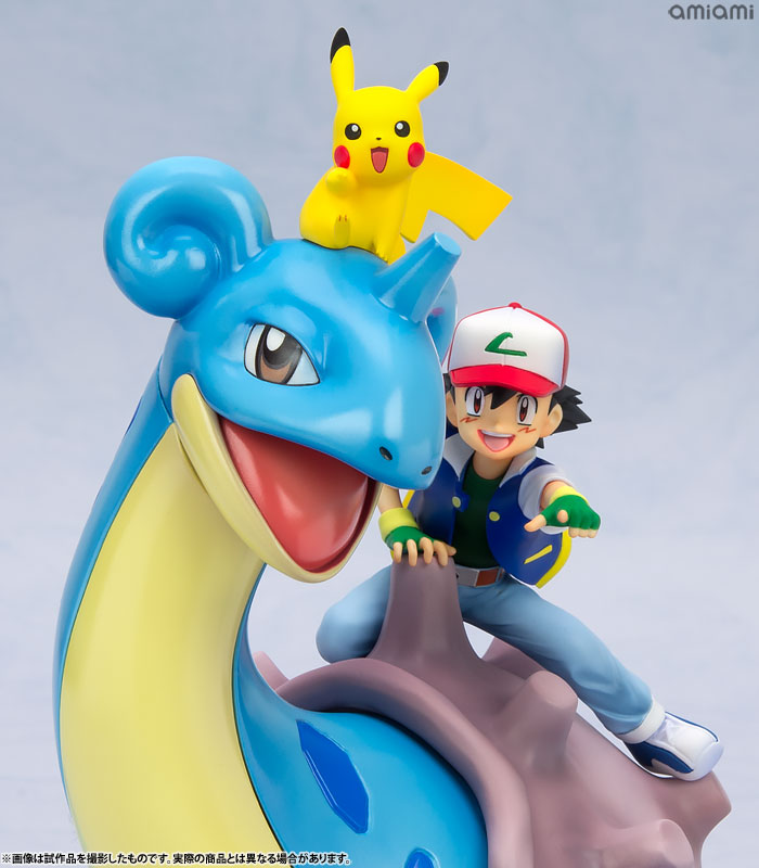 Figura de Ash Ketchum con Lapras y Pikachu de Pokémon