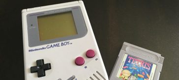 Nintendo alegra los últimos años de una anciana con Game Boy y Tetris