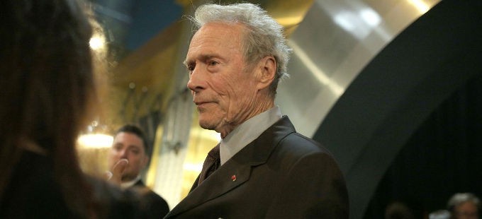 Clint Eastwood como Bruce Wayne en Batman Beyond, lo que no pudo ser...