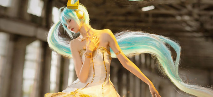 Hatsune Miku a través de un maravilloso y sinfónico cosplay