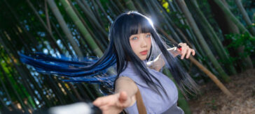 Naruto: Shippūden: Hinata Hyūga en un deslumbrante cosplay