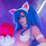 Darkstalkers: Felicia reflejada en un gatuno y atractivo cosplay