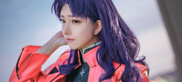 Evangelion: Misato Katsuragi en un cosplay entre el deber y la cerveza