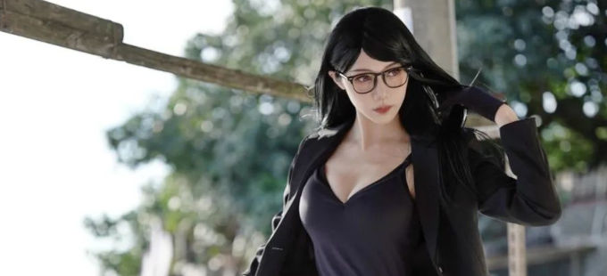 La Isla de las Sombras: Hizuru Minakata en un cosplay listo para luchar