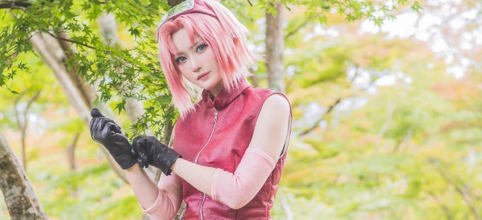 Naruto: Shippūden: Sakura Haruno en un nostálgico y encantador cosplay