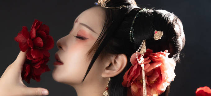 Koukyuu no Karasu: Liu Shouxue, la Consorte Cuervo, en un refinado y bello cosplay