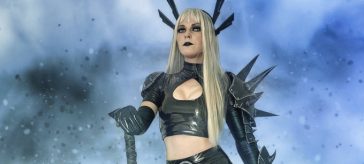 X-Men: Magik en un cosplay listo para pelear con los Hombres X