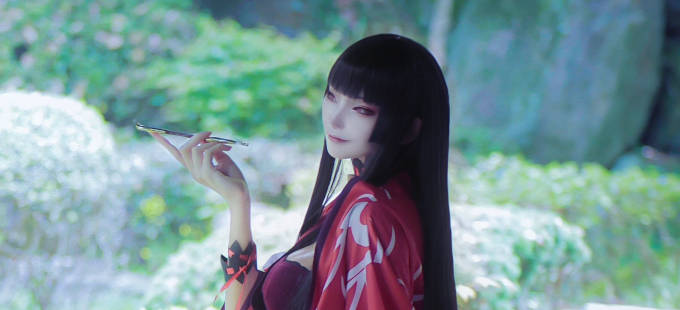 xxxHOLiC: Yūko Ichihara, la Bruja de las Dimensiones, en un elegante cosplay