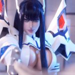 Kill la Kill: Satsuki Kiryuin con Junketsu Override en un combativo cosplay