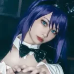Sono Bisque Doll wa Koi wo Suru: Arisa Izayoi en un cosplay listo para el trabajo