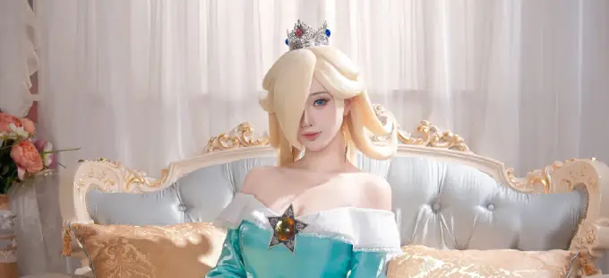 Super Mario Galaxy: Rosalina en un majestuoso y galáctico cosplay