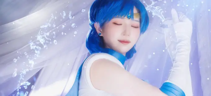 Sailor Moon: Sailor Mercury en un refrescante y encantador cosplay