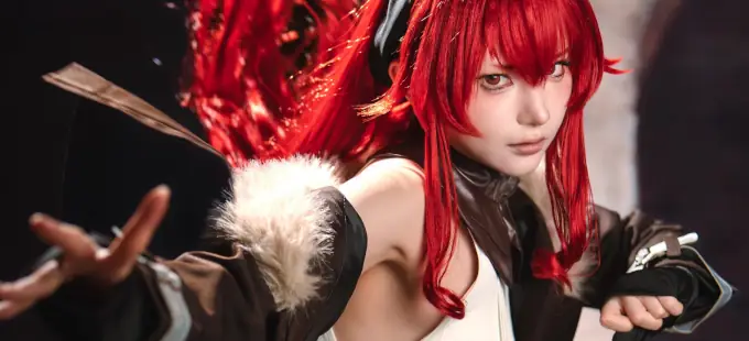 Mushoku Tensei: Eris Boreas Greyrat lista para la acción en un aguerrido cosplay